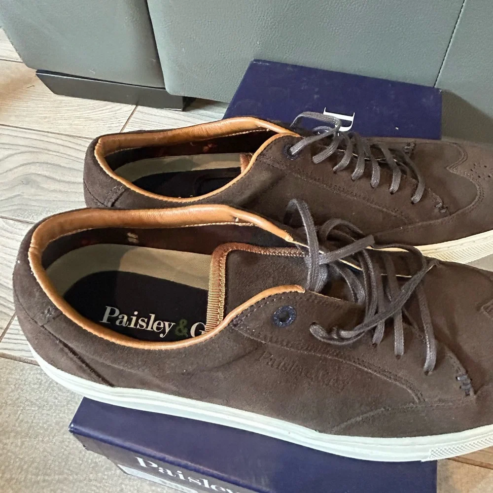 NEW IN BOX Paisley & Gray Addington Suede Wingtip men’s Sneakers size 10